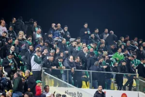 (Φωτορεπορτάζ) Ο κόσμος στην "ΑΡΕΝΑ"