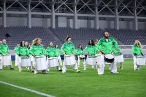 Με πυροτεχνήματα και cheerleaders η ιστορική πρεμιέρα του Άρη (φώτος & βίντεο)