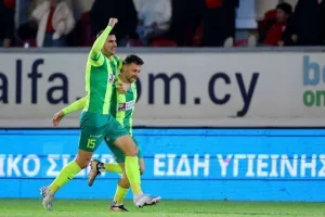 Νέα Σαλαμίνα - ΑΕΚ: Καθάρισε σε πέντε λεπτά και έπιασε κορυφή
