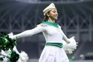 Με πυροτεχνήματα και cheerleaders η ιστορική πρεμιέρα του Άρη (φώτος & βίντεο)