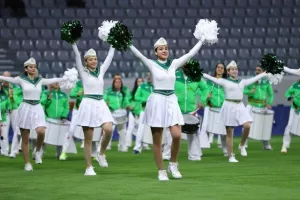 Με πυροτεχνήματα και cheerleaders η ιστορική πρεμιέρα του Άρη (φώτος & βίντεο)