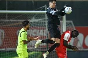 Νέα Σαλαμίνα - Καρμιώτισσα: "Ερυθρόλευκο" τρίποντο με ανατροπή!