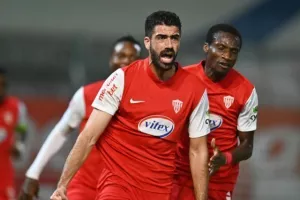 Νέα Σαλαμίνα - Καρμιώτισσα: "Ερυθρόλευκο" τρίποντο με ανατροπή!