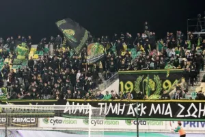 (Φωτορεπορτάζ) Ο κόσμος στην "ΑΡΕΝΑ"