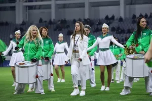 Με πυροτεχνήματα και cheerleaders η ιστορική πρεμιέρα του Άρη (φώτος & βίντεο)