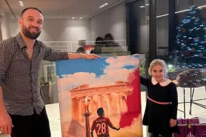 Ο εντυπωσιακός πίνακας του Βαλμπουενά με φόντο τον Παρθενώνα και το τρόπαιο 