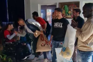 Δώρα και χαμόγελα από την Νέα Σαλαμίνα 