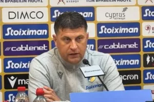 Μιλόγεβιτς για το μέλλον του: "Για μένα δεν μετράει το χαρτί/Είμαι εδώ, δεν θα φύγω"