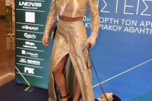 Με το σκυλάκι της η Καρολίνα!