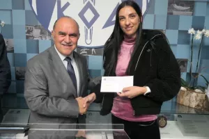 Η Ελένη Αρτυματά έλαβε την επιταγή της στο πλαίσιο του Σχεδίου Χαριστικών Παροχών