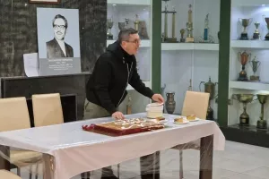 Κοπή βασιλόπιτας με... τυχερό  τον Ζευκή (φώτος)