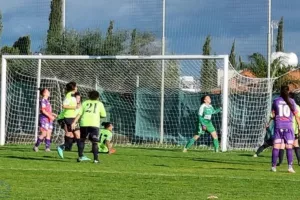 Νίκες για Apollon Ladies, Λευκοθέα και Ομόνοια