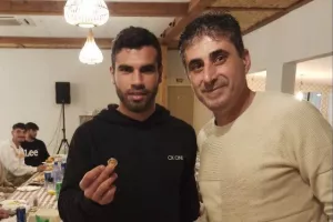 Koπή Βασιλόπιτας με... τυχερό Χούτρη (φώτος)