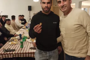 Koπή Βασιλόπιτας με... τυχερό Χούτρη (φώτος)