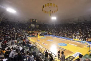 Φίλος του Άρη από τη Γερμανία προσφέρει δύο εισιτήρια διαρκείας σε άνεργους και φοιτητές