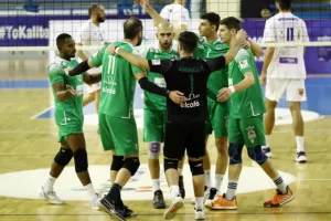 Ταξιδεύει στο Ισραήλ για το εισιτήριο των "8"