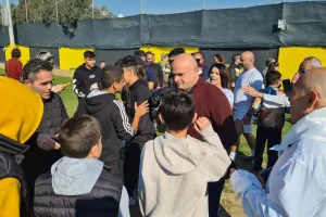 (ΦΩΤΟΣ) Πόλος έλξης Τιμούρ και Χάμπος 