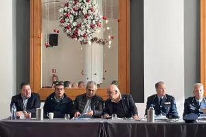 (ΩΡΑ 13:39) Ολοκληρώθηκε η σύσκεψη Προέδρων - ΚΟΠ - Αστυνομίας για τα περιστατικά βίας