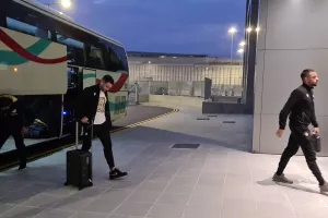 Στο γήπεδο η αποστολή του ΑΠΟΕΛ (βίντεο/φώτος)