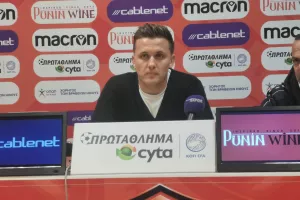 "Με στεναχωρεί όταν κάποιες ομάδες χωρίς να κάνουν τις ευκαιρίες μας παίρνουν τους βαθμούς"