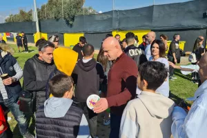 (ΦΩΤΟΣ) Πόλος έλξης Τιμούρ και Χάμπος 