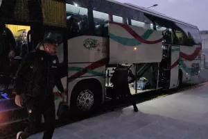 Στο γήπεδο η αποστολή του ΑΠΟΕΛ (βίντεο/φώτος)