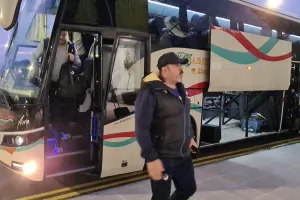 Στο γήπεδο η αποστολή του ΑΠΟΕΛ (βίντεο/φώτος)