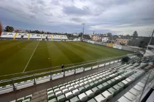 (ΩΡΑ 15:20) Αναμονή για τον έλεγχο του διαιτητή