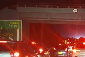 "Μποτιλιάρισμα" στον αυτοκινητόδρομο 10 λεπτά πριν την έναρξη
