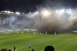 Συγκινητική στιγμή - Μαύρα καπνογόνα στο 78΄ εις μνήμη του Χαμπή Ευρυπίδου (βίντεο/φώτος)