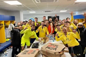 Πάρτι με πίτσες στ' αποδυτήρια!