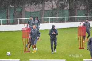 (ΦΩΤΟΣ) Δουλειά στη βροχή 