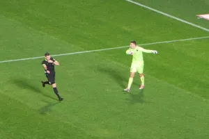 Πέναλτι, On-Field Review και... "άκυρο"