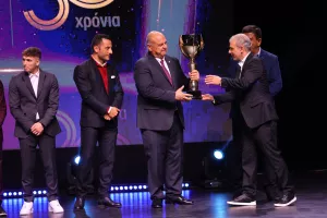 Πρωτιά... για την ΑΕΚ!