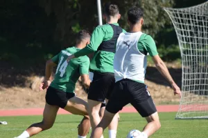 "Βλέπει" Ολυμπιακό η ΑΕΚ (φώτος)