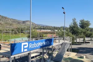 Διάσκεψη RoboMarkets για την Σκοποβολή/Τιμήθηκε ο Λεύκιος Μιλτιάδους (Φώτος)