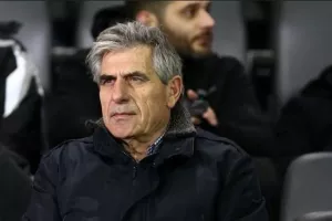 Ομιλία Αναστασιάδη πριν το ντέρμπι: "Μακάρι να ξεντυνόμουν να το παίξω κι εγώ μαζί σας"