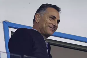 Ντεμπούτο/πρόκριση!