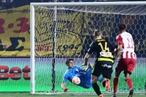 Άρης - Ολυμπιακός: Τζολάκης και Ελ Αραμπί υπέγραψαν τις... τιτανομαχίες με την ΑΕΚ!