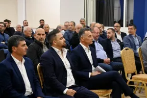 ΠΗΡΕ την εντολή ο Σάντης στην Έκτακτη Γενική Συνέλευση (ΦΩΤΟΣ)