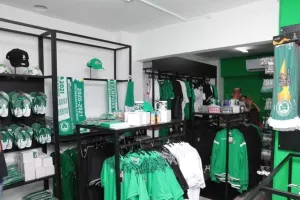 Κλειστές οι μπουτίκ 