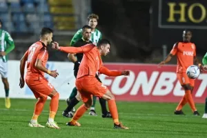 Διπλό η… άνετη Καρμιώτισσα (φώτος)