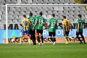 ΑΠΟΕΛ - Ολυμπιακός: Ο Ντάλσιο το κράτησε στην κορυφή! (φώτος)
