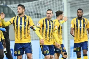 ΑΕΛ - ΑΠΟΕΛ: Ο Μακρής "χάρισε" μεγάλο τρίποντο, πρώτη ήττα με Μιλόγεβιτς! (φώτος)