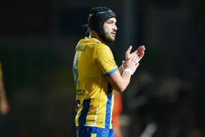Καρμιώτισσα - ΑΠΟΕΛ: Δώνης και Ηλία το έστειλαν στην κορυφή! (φώτος)
