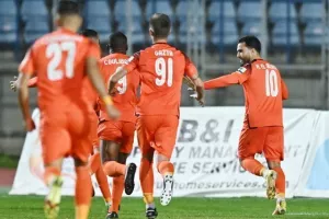Διπλό η… άνετη Καρμιώτισσα (φώτος)