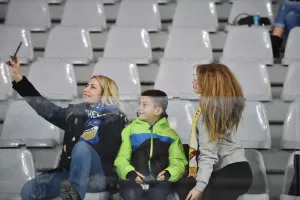 ΑΕΛ - ΑΠΟΕΛ: Οι λίγοι στο... γήπεδο (Φωτορεπορτάζ)