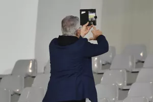 ΑΕΛ - ΑΠΟΕΛ: Οι λίγοι στο... γήπεδο (Φωτορεπορτάζ)