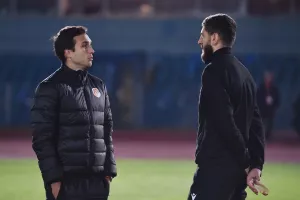 Συμπαίκτες για ένα εξάμηνο...