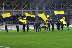 ΑΕΛ - Απόλλων: Το πρώτο ιστορικό βάφτηκε κίτρινο στα πέναλτι! (φώτος)